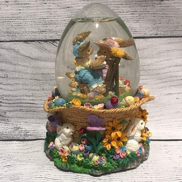 MUSICAL Playing Spring Water Globe. - Picture 1 of 9